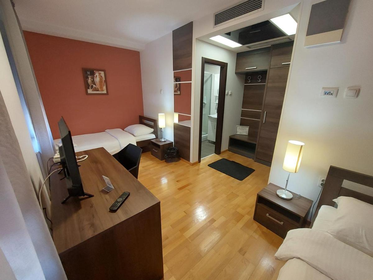 Motel Ms Srpski Itebej Eksteriør bilde